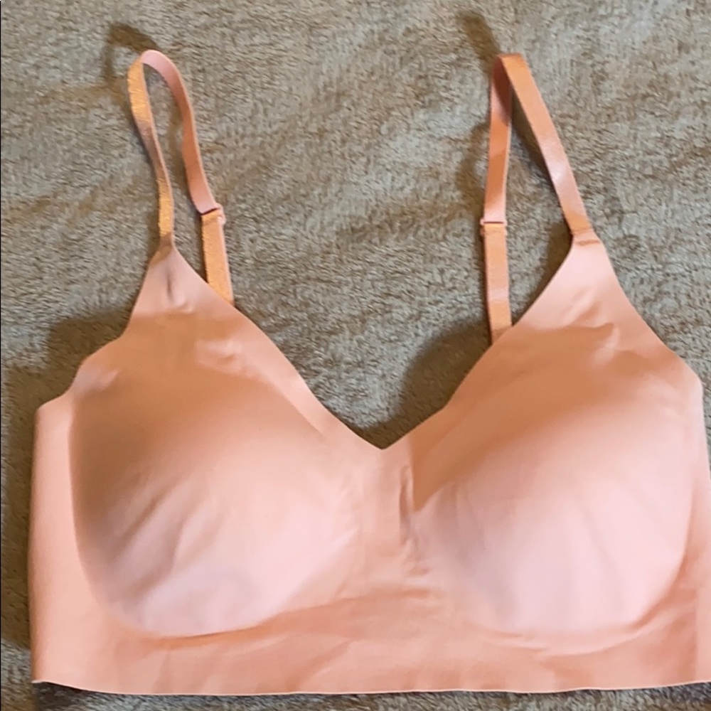 True & Co. body triangle convertible strap